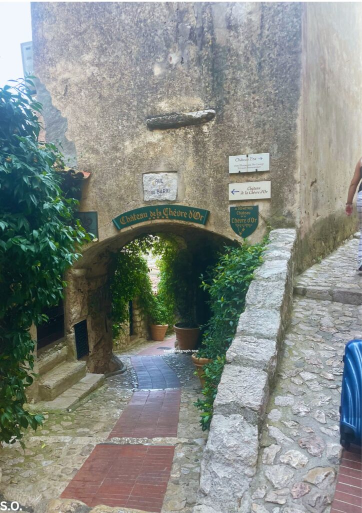 Chateau de La Ch&egrave;vre d'Or