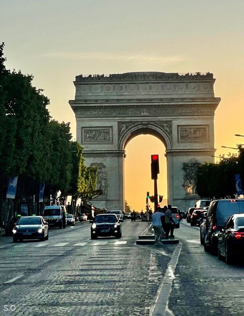 A view of Arc de Triomphe
