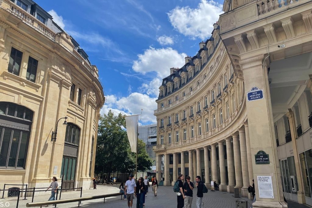 Bourse de Commerce- Originally a historical commodities exchange, this splendid building now serves as a contemporary art museum.